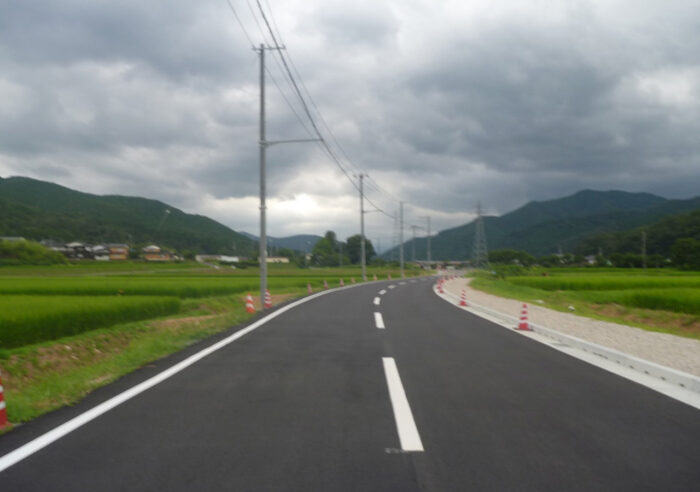 市道朝倉高柳線 道路改良工事 工事後